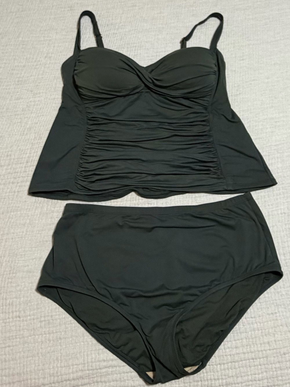Figure Flattering La Blanca Twist- Front, Ruched Tankini - Top & Bottom 16W
